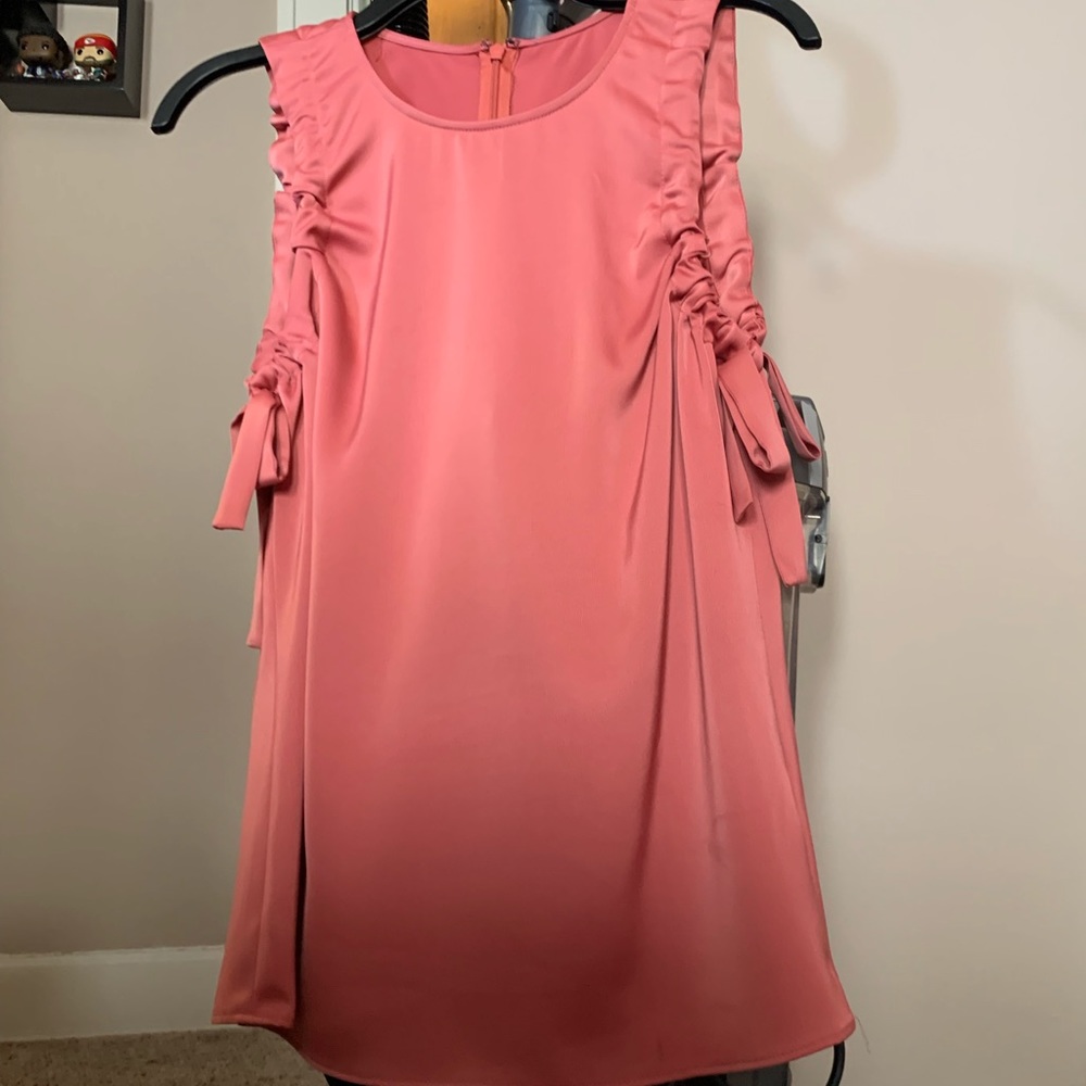 Sleeveless Blouse w/ Bows